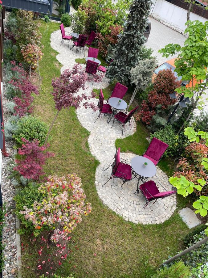 Etnomania Boutique Hotel Pristina Exterior foto